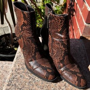 Zara brown Snake Skin print boots